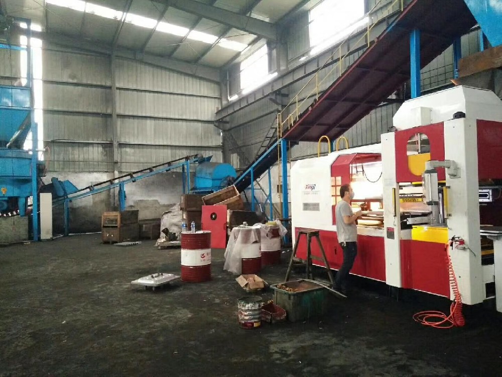 杭州眾恒機(jī)械公司610×510全自動(dòng)無(wú)箱造型機(jī)順利試產(chǎn)成功！